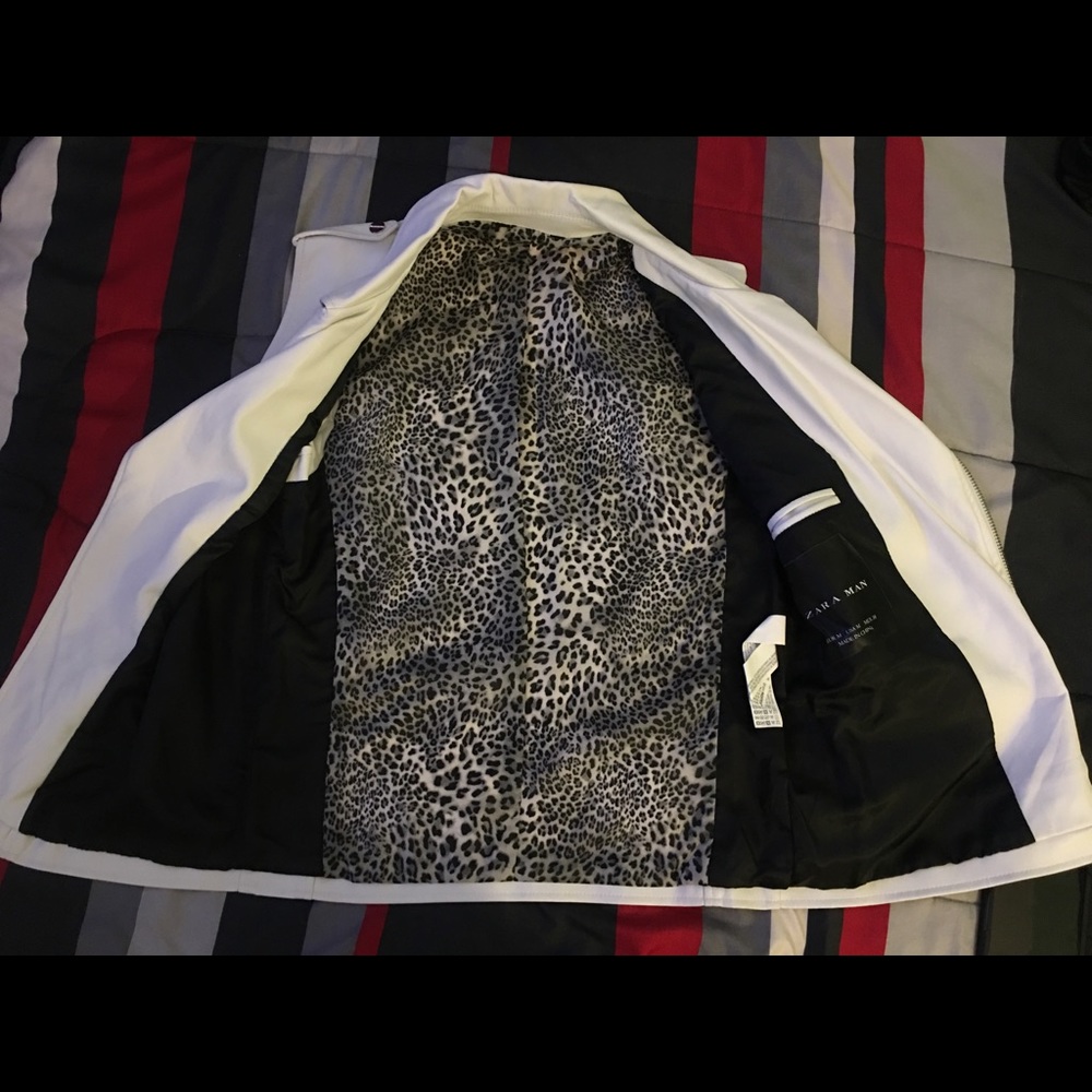 WHITE VEST FROM ZARA